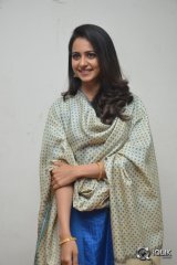 Rakul Preet Singh at Rarandoi Veduka Chudham Press Meet